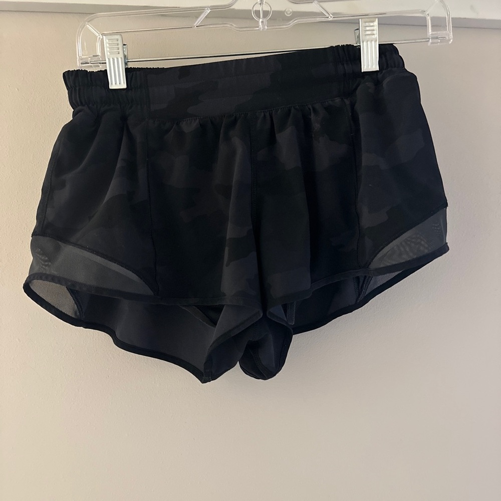 Lululemon Hotty Hot Black camo running shorts